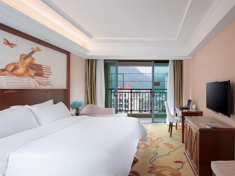 Vienna Classic Hotel Qingyuan Taihe Ancient Cave Scenic Area Екстер'єр фото