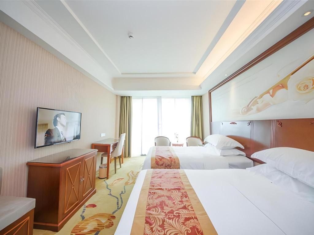 Vienna Classic Hotel Qingyuan Taihe Ancient Cave Scenic Area Екстер'єр фото
